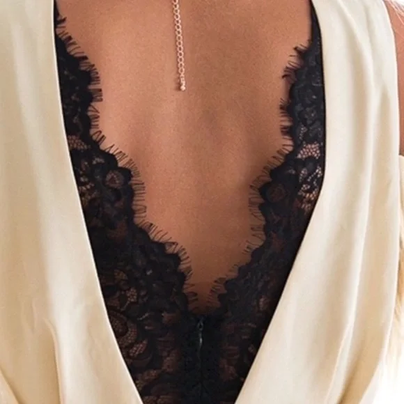 Black Floral Lace Open Back Sleeveless Romper - Picture 3 of 3